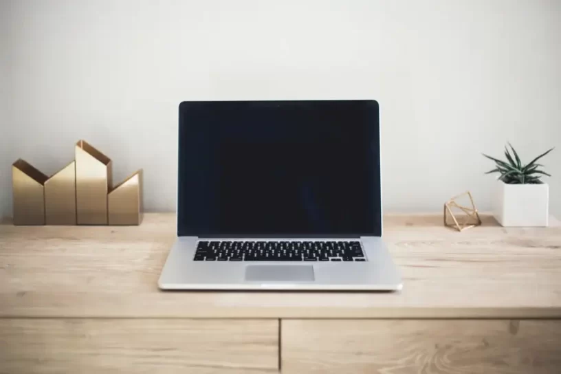 merawat laptop