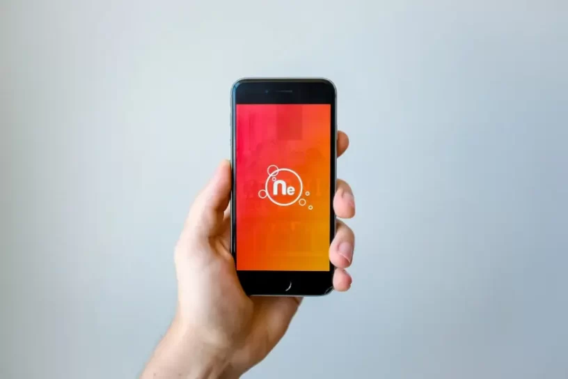 merawat smartphone